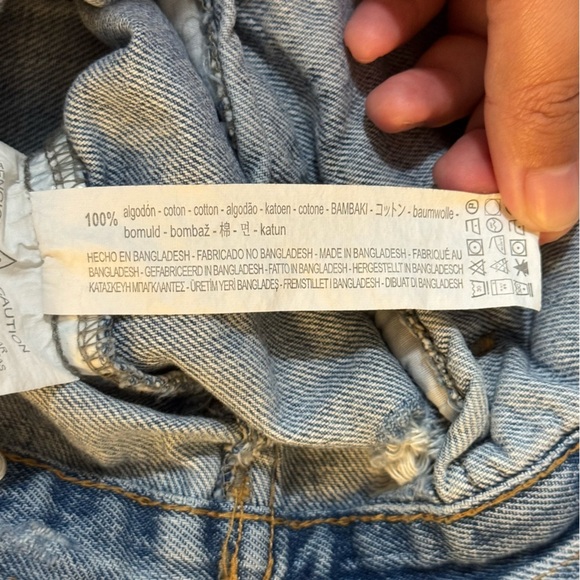 Zara Blue Denim Jacket

#1083 - Picture 5 of 6